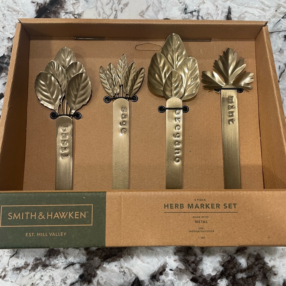 Smith & Hawken Gold Herb Garden Marker Set